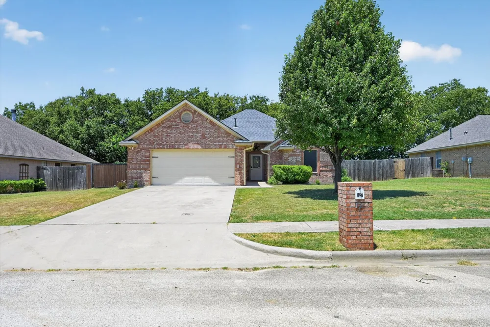 127 Point Drive Krum, TX 76249