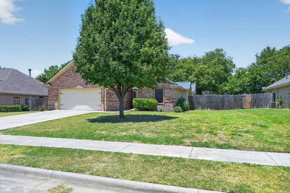 127 Point Drive Krum, TX 76249