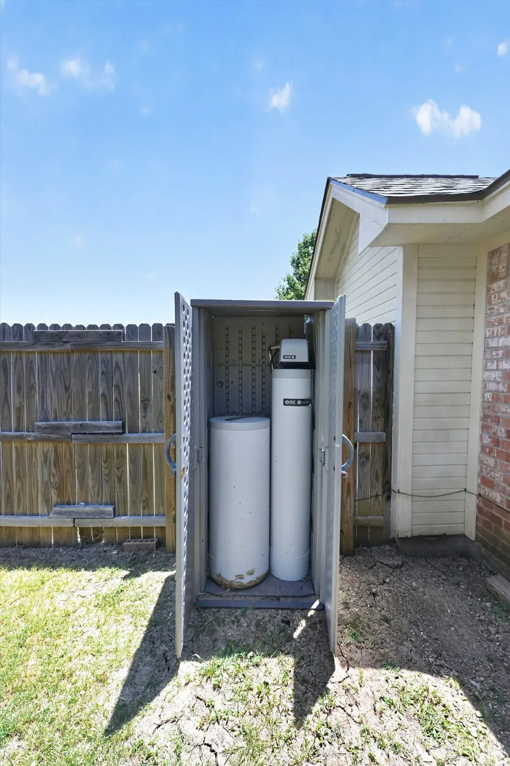 127 Point Drive Krum, TX 76249