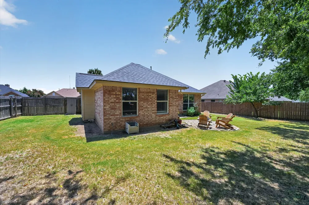 127 Point Drive Krum, TX 76249