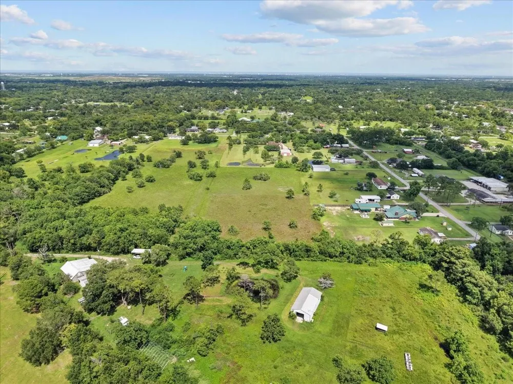2 Avenue P Santa Fe, TX 77510