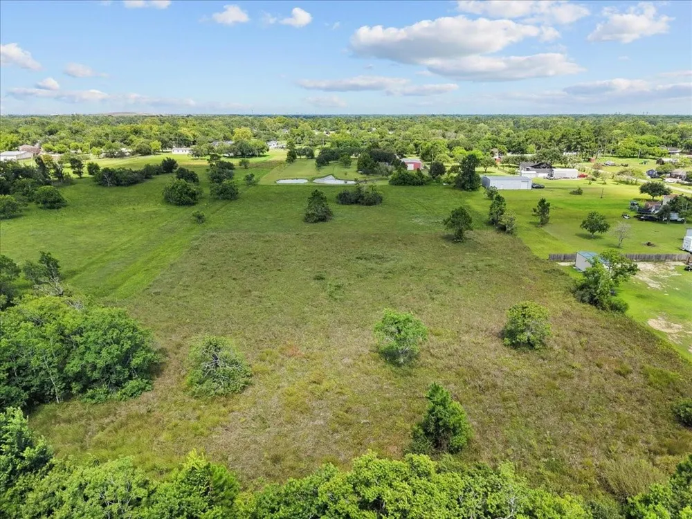 2 Avenue P Santa Fe, TX 77510