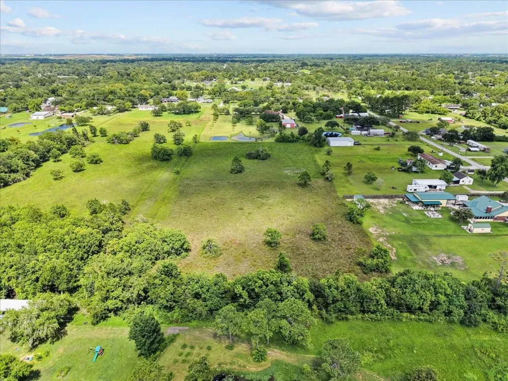 2 Avenue P Santa Fe, TX 77510