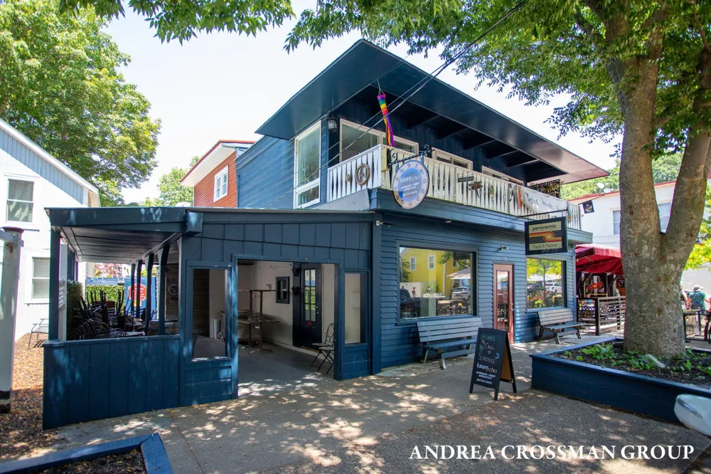 118 Hoffman Street Saugatuck, MI 49453