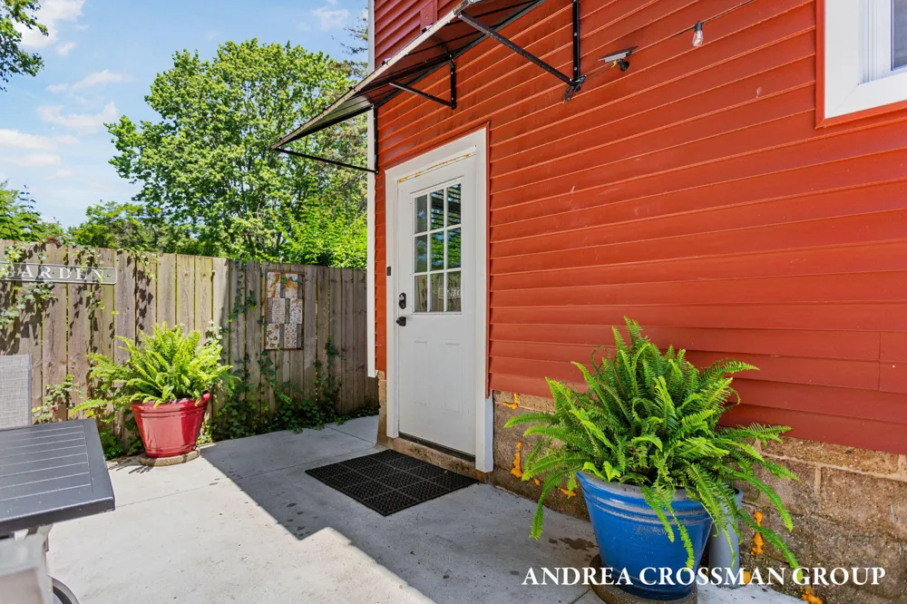 118 Hoffman Street Saugatuck, MI 49453