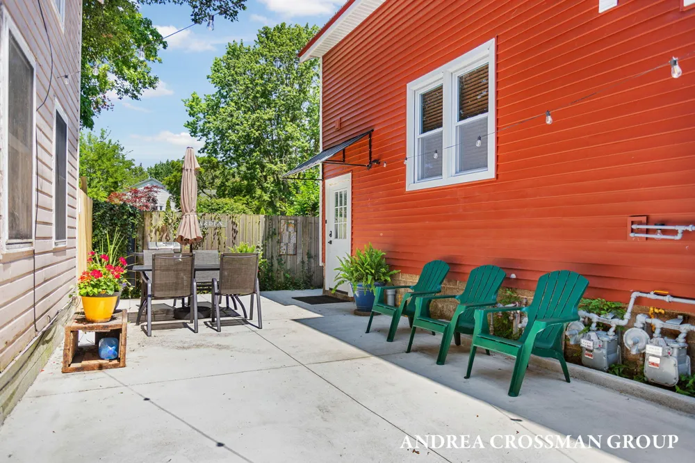 118 Hoffman Street Saugatuck, MI 49453