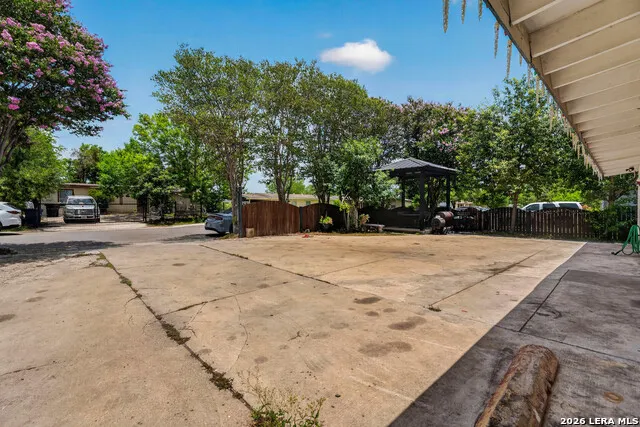 6134 bright valley dr San Antonio, TX 78242