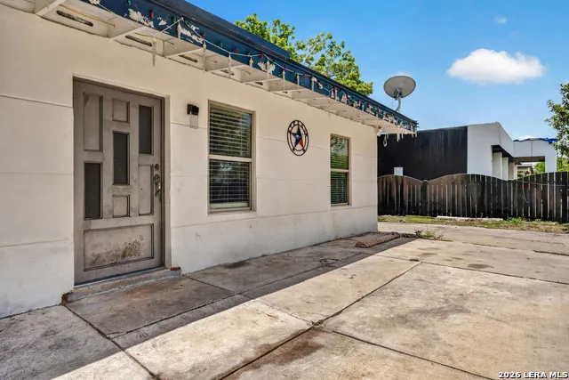 6134 bright valley dr San Antonio, TX 78242