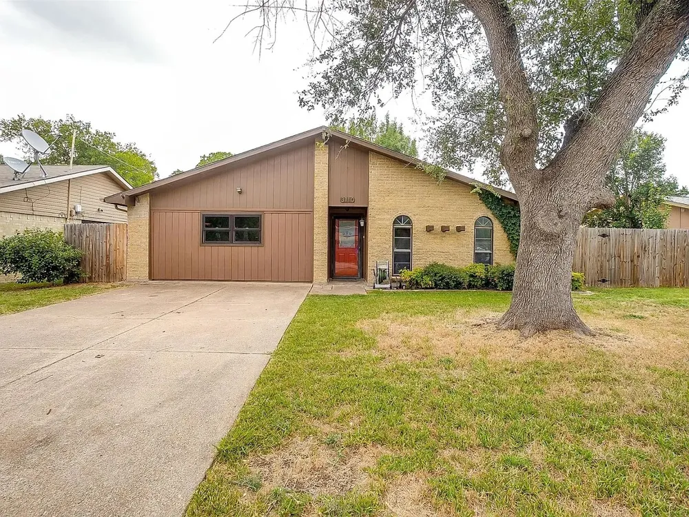 3110 Edelweiss Drive Grand Prairie, TX 75052