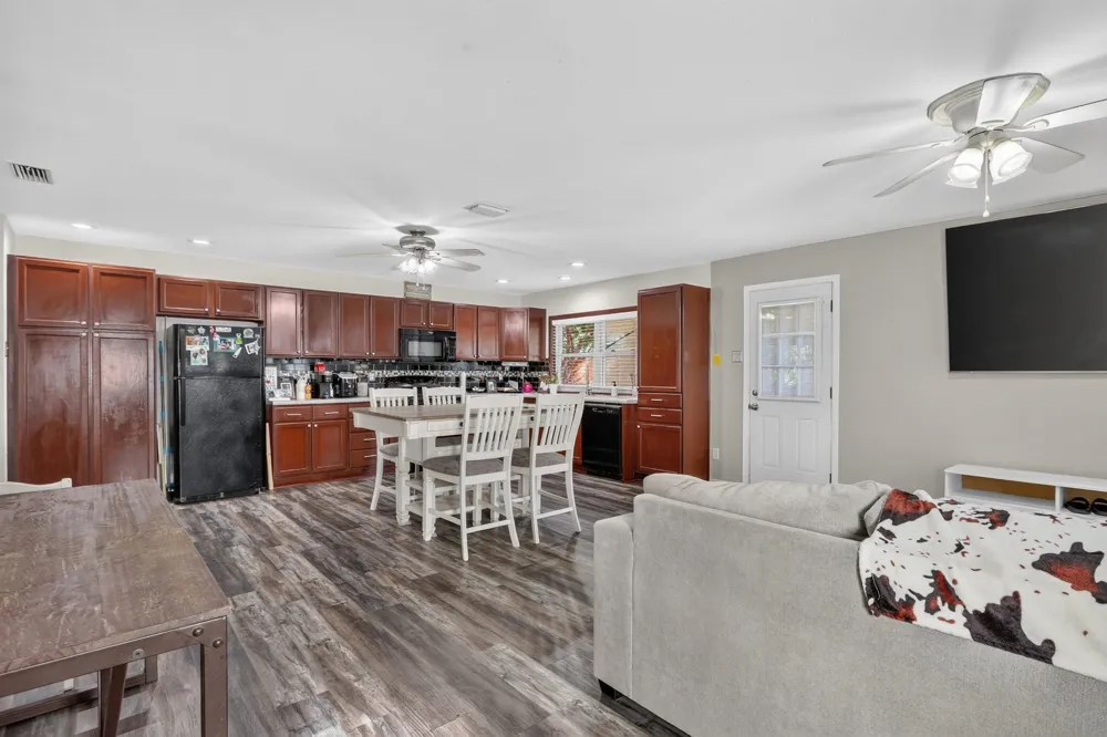 3110 Edelweiss Drive Grand Prairie, TX 75052