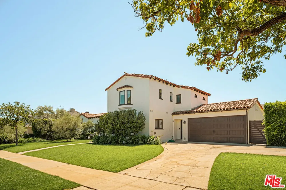 647 Toyopa Drive Pacific Palisades, CA 90272