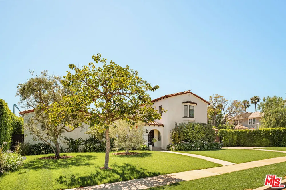 647 Toyopa Drive Pacific Palisades, CA 90272