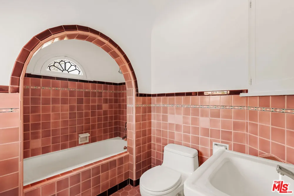 647 Toyopa Drive Pacific Palisades, CA 90272