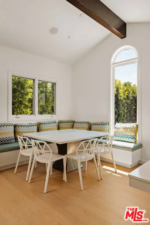 647 Toyopa Drive Pacific Palisades, CA 90272
