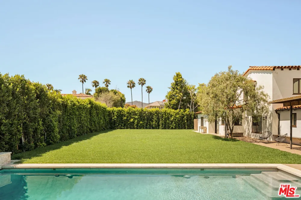 647 Toyopa Drive Pacific Palisades, CA 90272