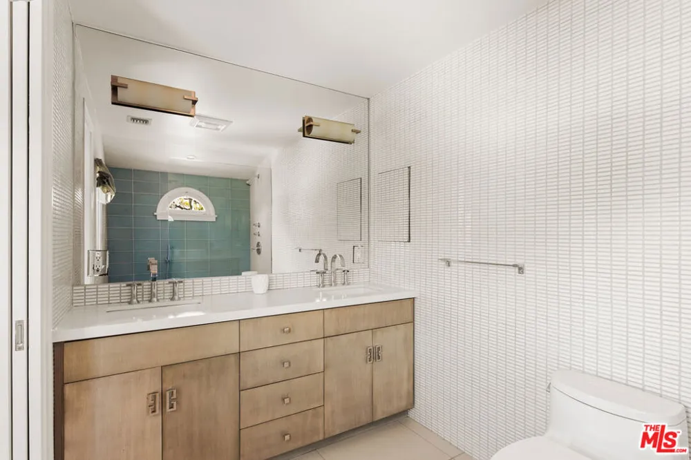 647 Toyopa Drive Pacific Palisades, CA 90272