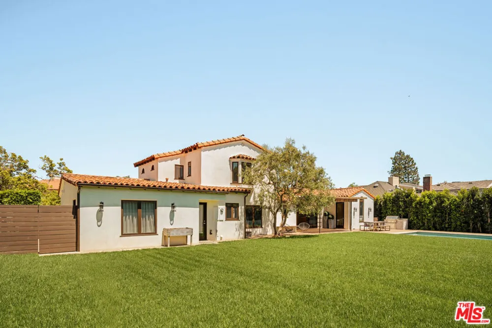 647 Toyopa Drive Pacific Palisades, CA 90272