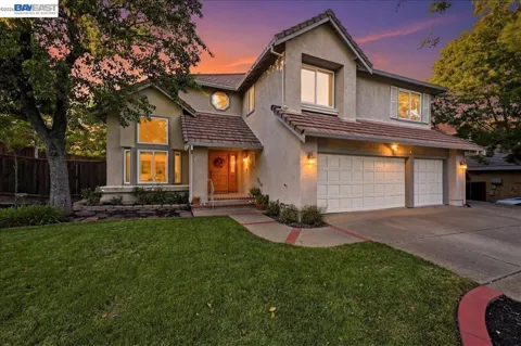 3766 Valley View Way