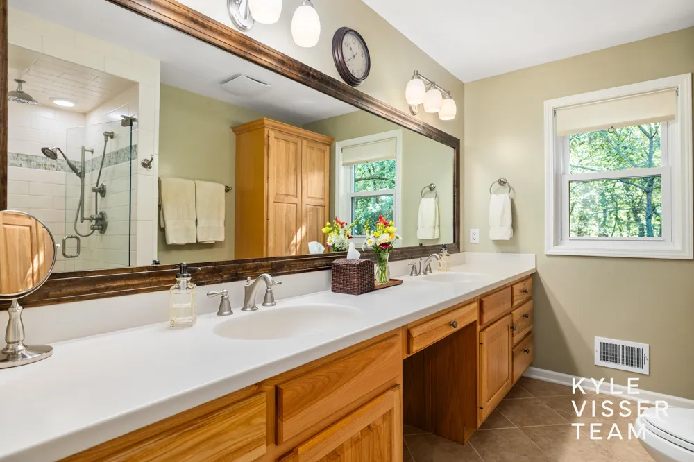 6728 Gleneagles Drive SE Cascade Charter Township, MI 49546