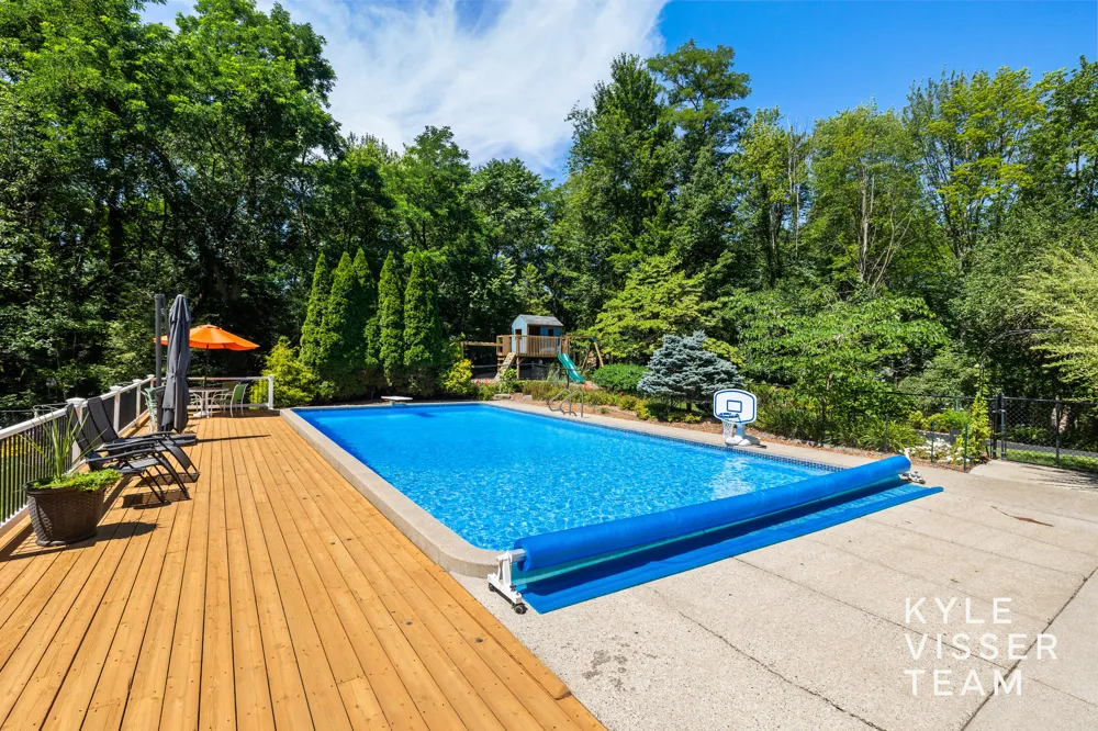 6728 Gleneagles Drive SE Cascade Charter Township, MI 49546