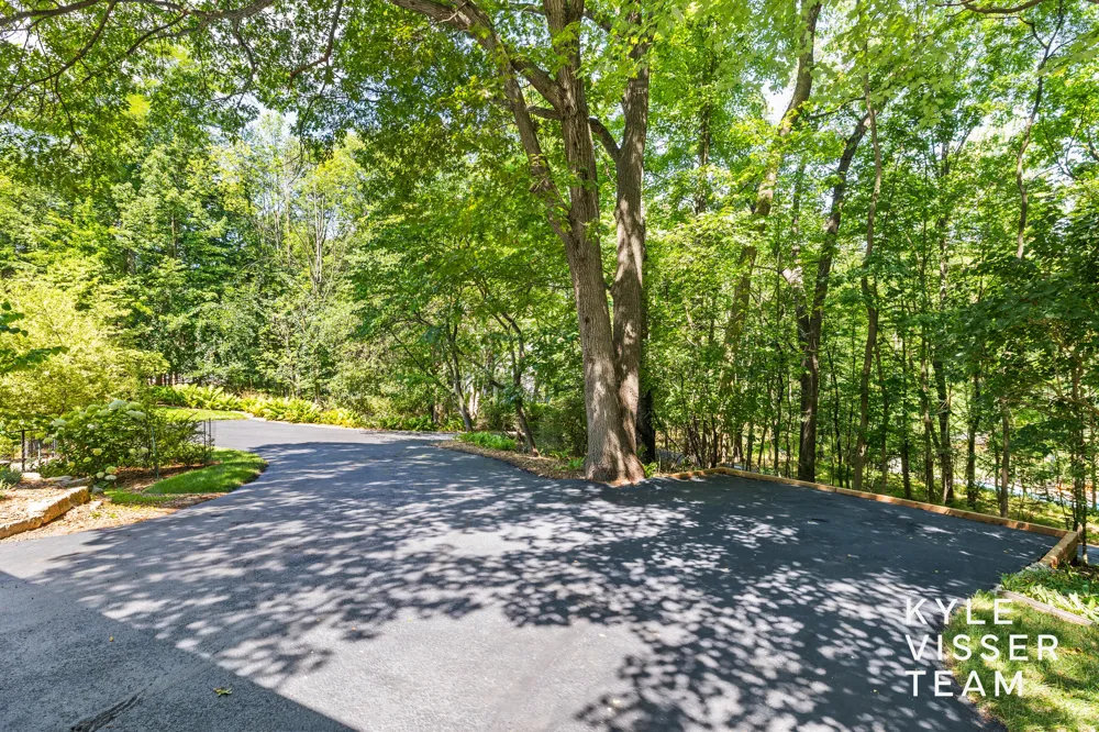 6728 Gleneagles Drive SE Cascade Charter Township, MI 49546