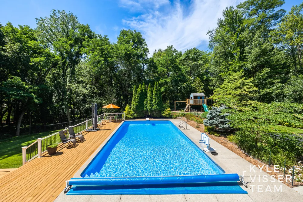 6728 Gleneagles Drive SE Cascade Charter Township, MI 49546