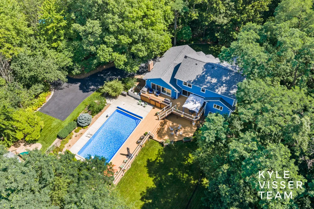 6728 Gleneagles Drive SE Cascade Charter Township, MI 49546