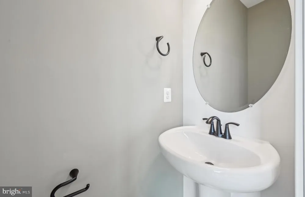 605 BEACHGRASS LANE Laurel, MD 20724