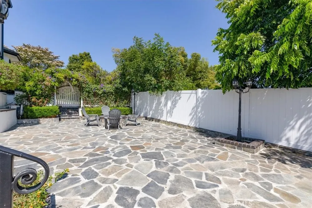 195 Flowerfield Lane La Habra Heights, CA 90631