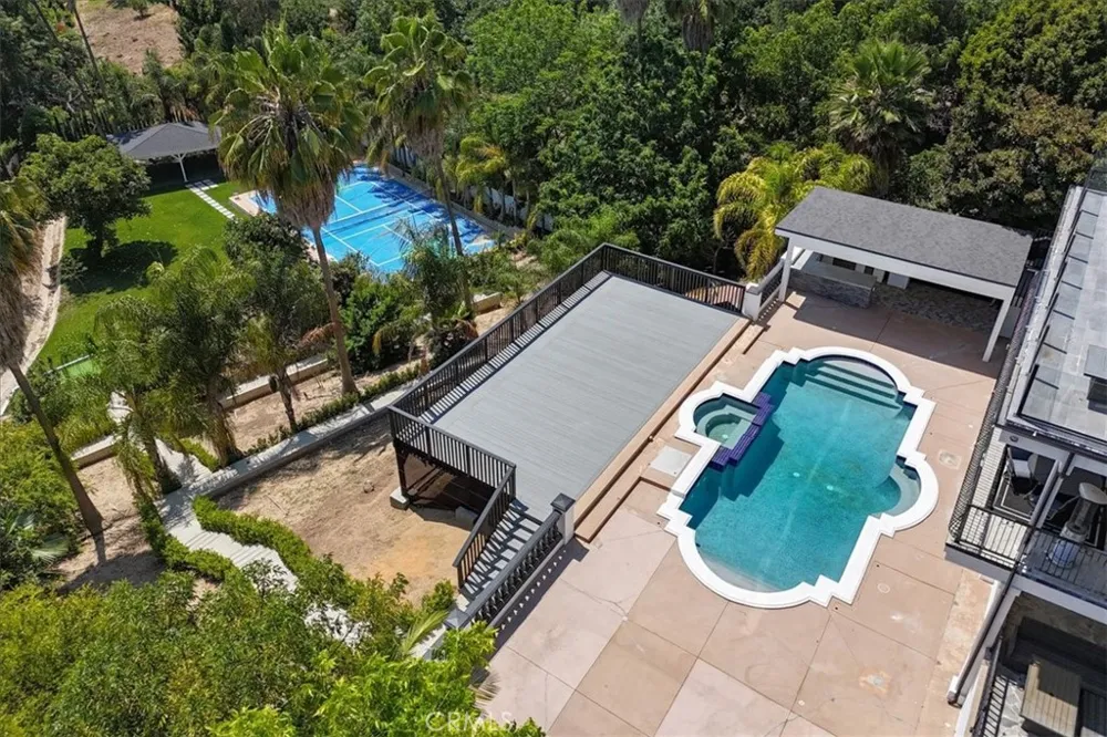 195 Flowerfield Lane La Habra Heights, CA 90631