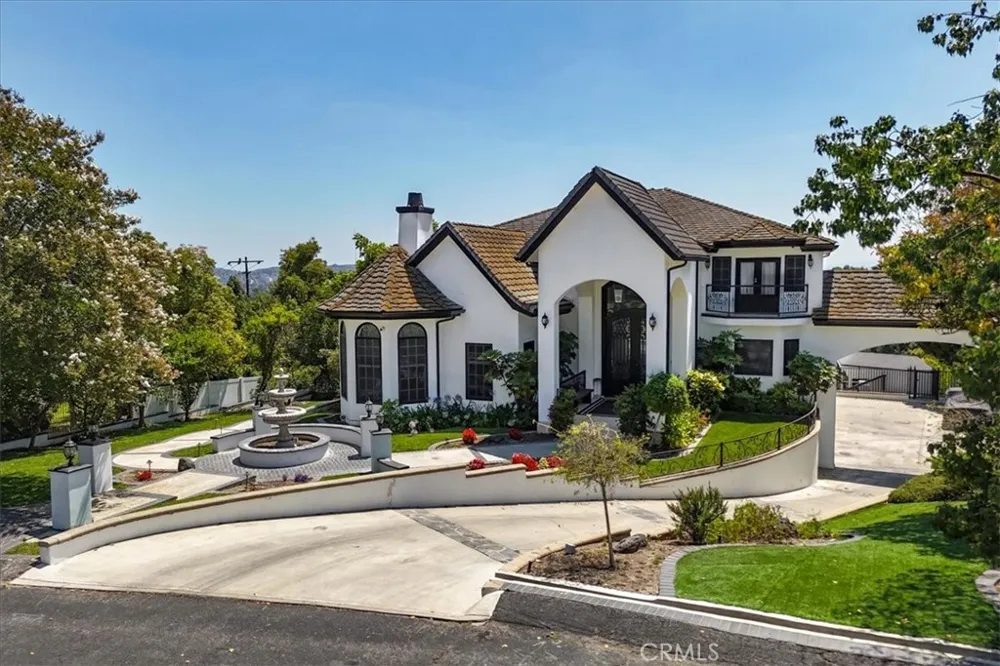 195 Flowerfield Lane La Habra Heights, CA 90631