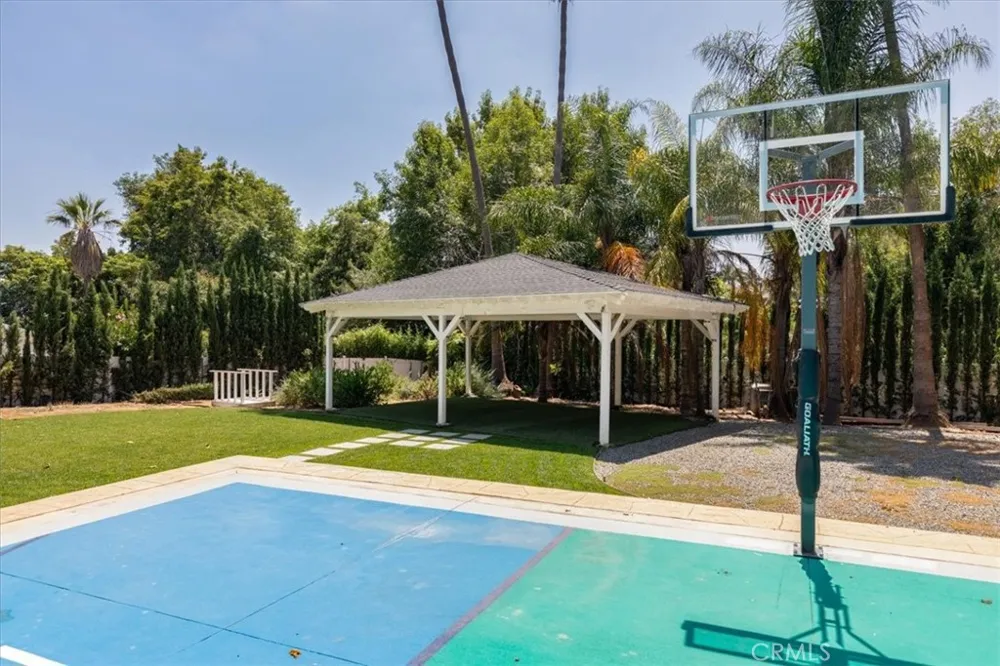 195 Flowerfield Lane La Habra Heights, CA 90631
