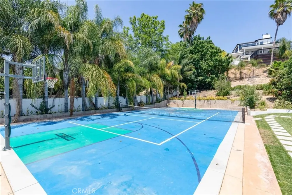 195 Flowerfield Lane La Habra Heights, CA 90631