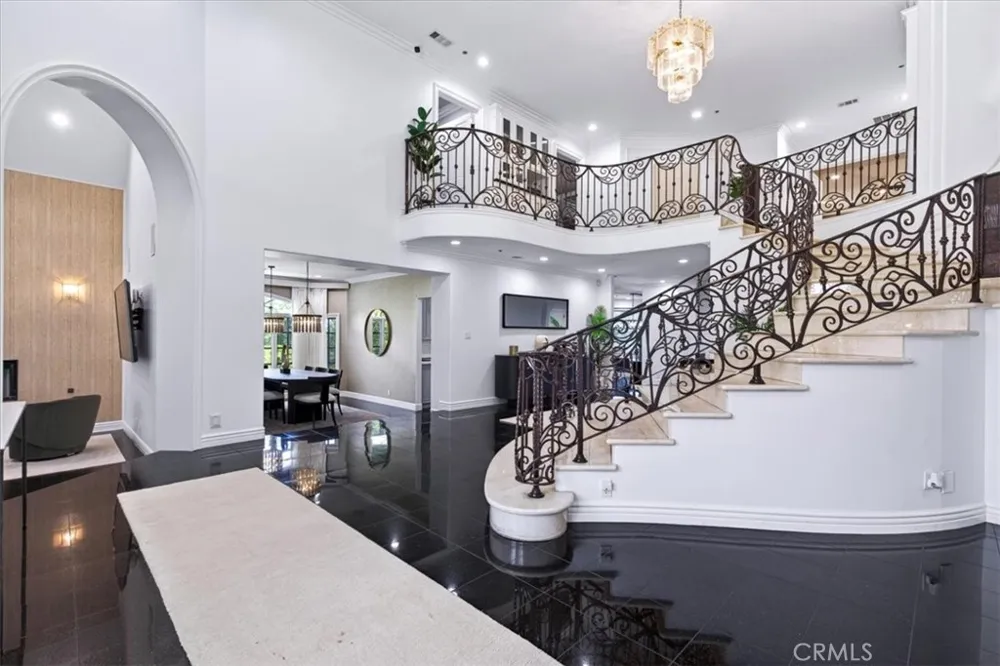 195 Flowerfield Lane La Habra Heights, CA 90631