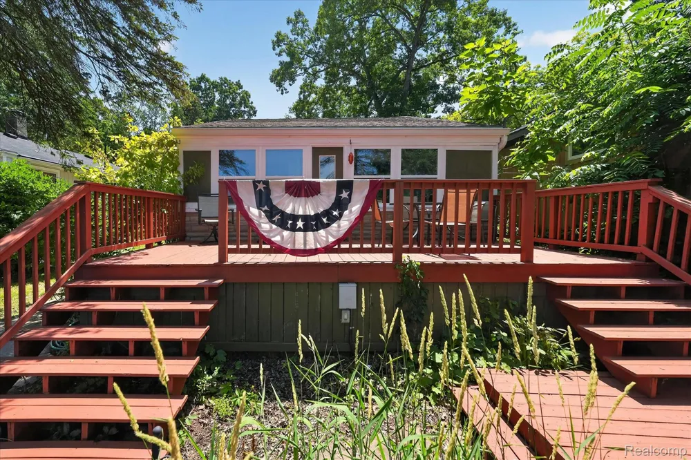 1700 Clark Lake Road Brighton Township, MI 48114