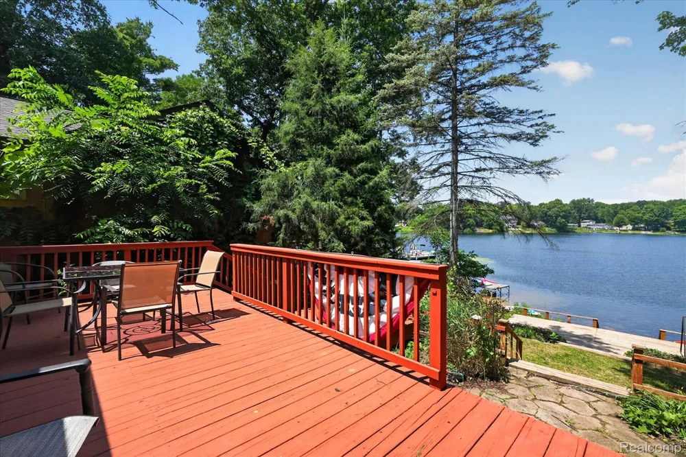 1700 Clark Lake Road Brighton Township, MI 48114