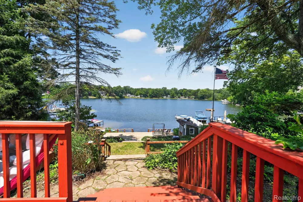 1700 Clark Lake Road Brighton Township, MI 48114