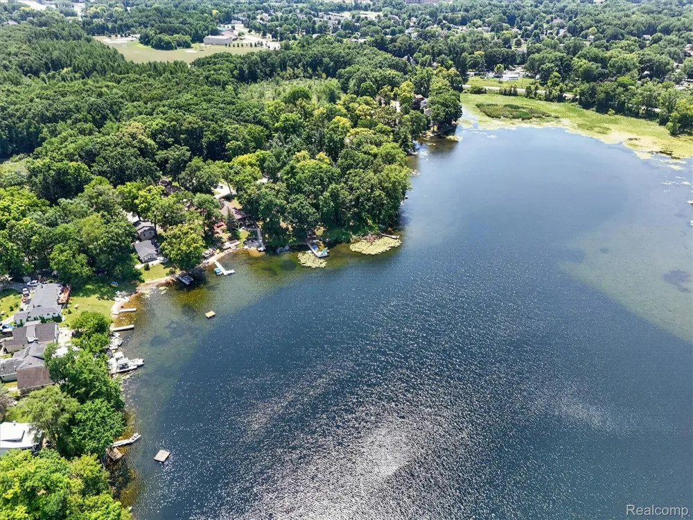 1700 Clark Lake Road Brighton Township, MI 48114