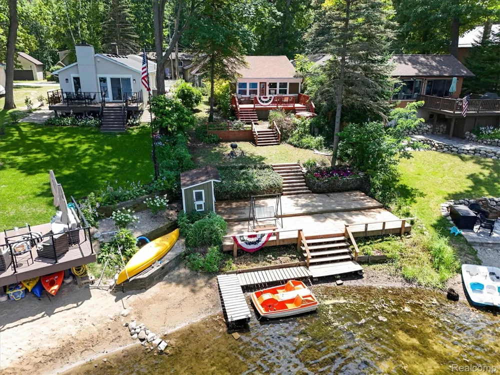 1700 Clark Lake Road Brighton Township, MI 48114