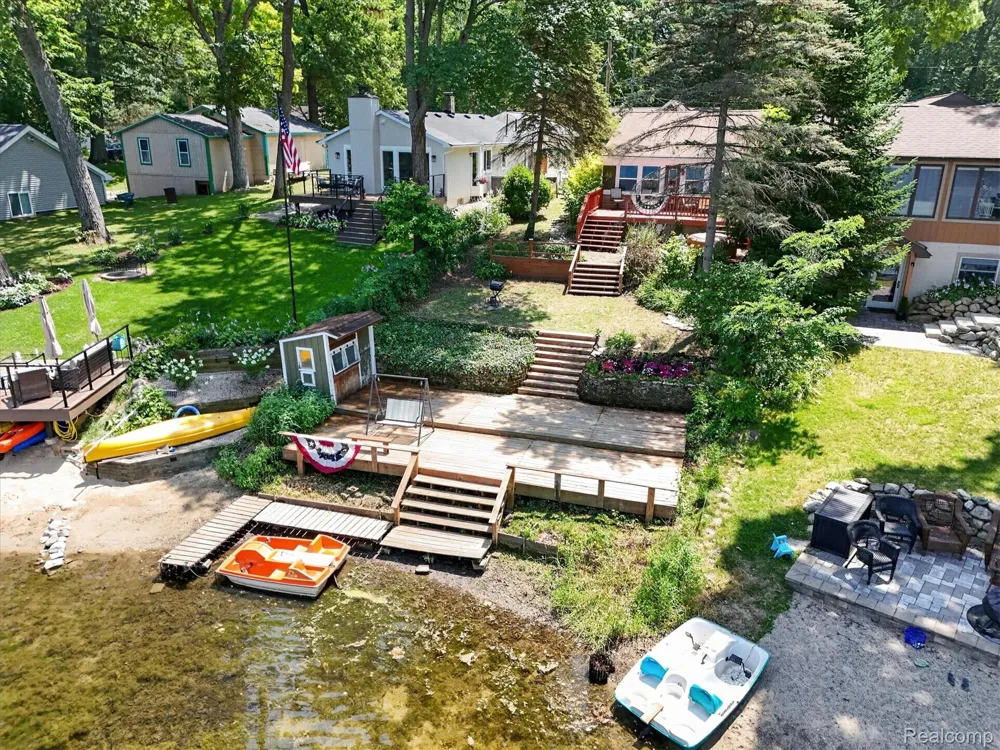 1700 Clark Lake Road Brighton Township, MI 48114