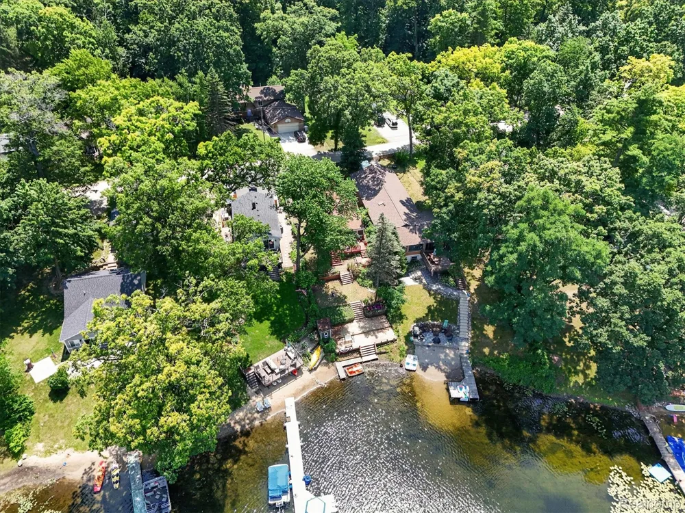 1700 Clark Lake Road Brighton Township, MI 48114