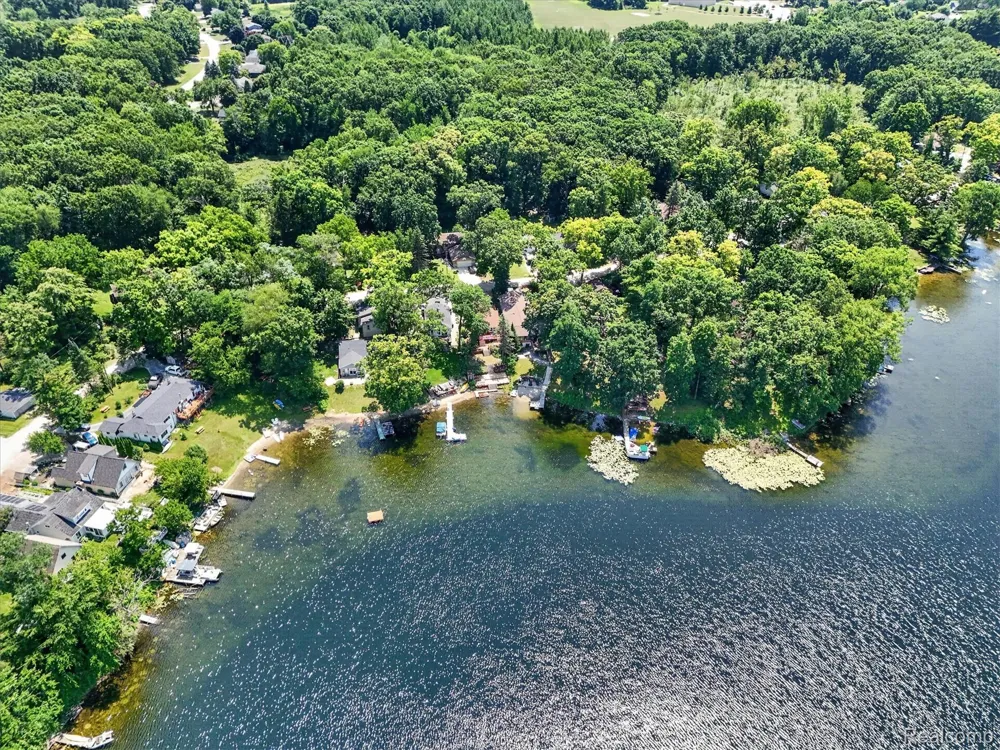 1700 Clark Lake Road Brighton Township, MI 48114