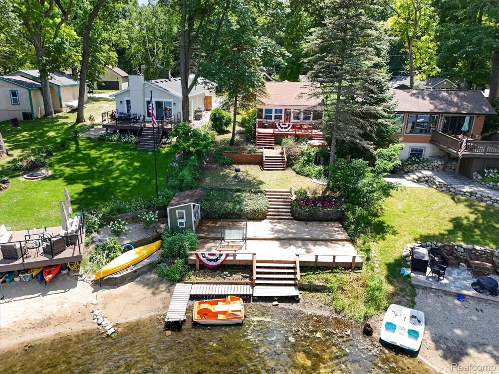 1700 Clark Lake Road Brighton Township, MI 48114