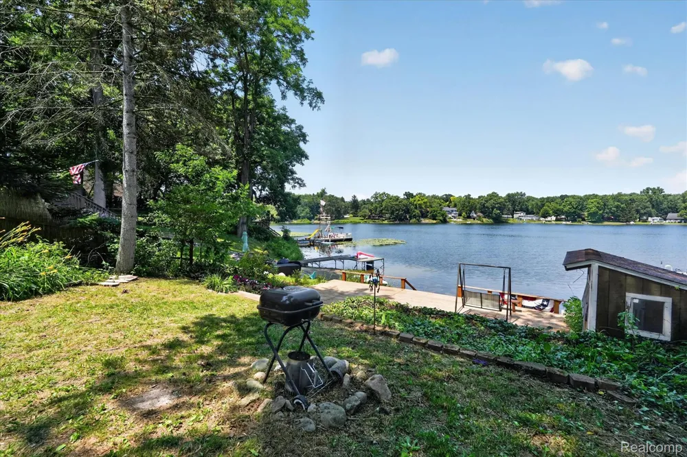 1700 Clark Lake Road Brighton Township, MI 48114