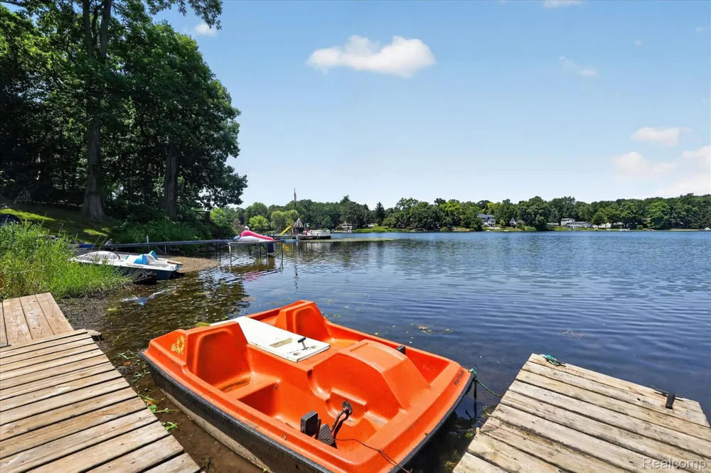 1700 Clark Lake Road Brighton Township, MI 48114