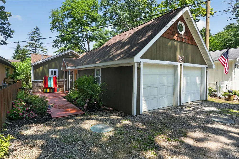 1700 Clark Lake Road Brighton Township, MI 48114