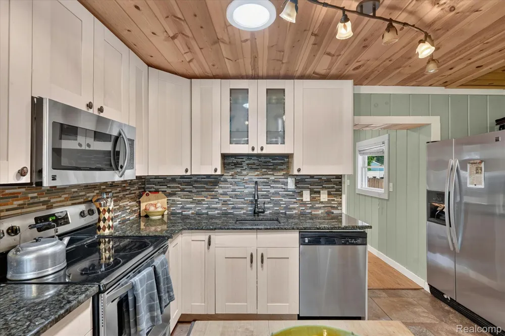 1700 Clark Lake Road Brighton Township, MI 48114