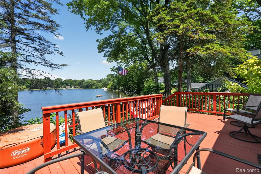 1700 Clark Lake Road Brighton Township, MI 48114