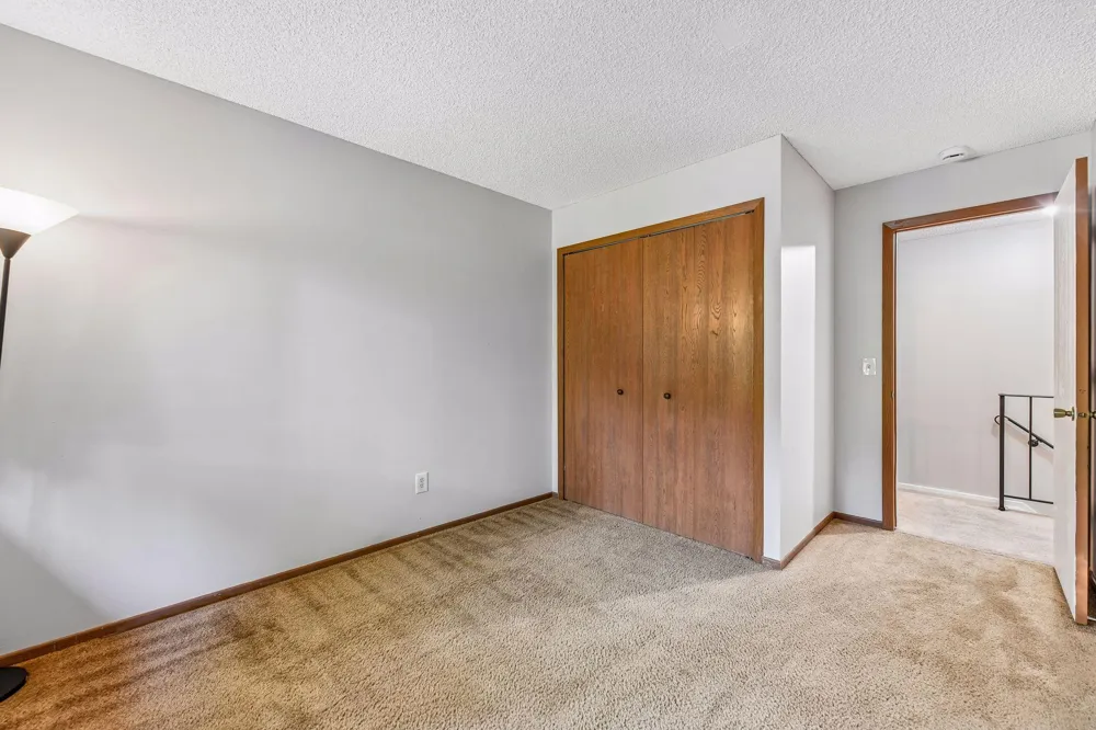 13316 Zenith Lane Eden Prairie, MN 55346