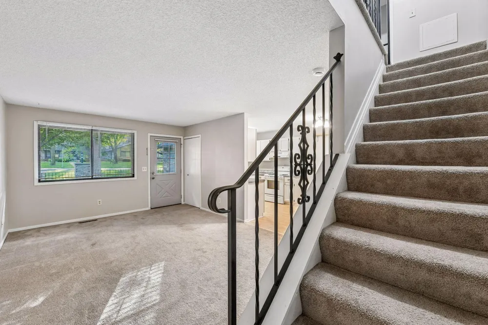 13316 Zenith Lane Eden Prairie, MN 55346